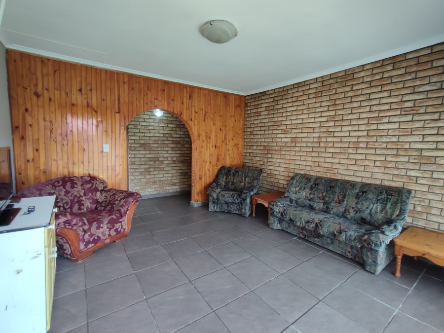4 Bedroom Property for Sale in Lourenspark North West